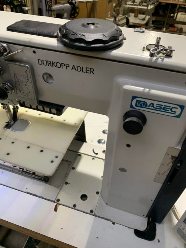 INDUSTRIAL POSTBED SINGLE NEEDLE SEWING MACHINE DURKOPP 768 - Image 2