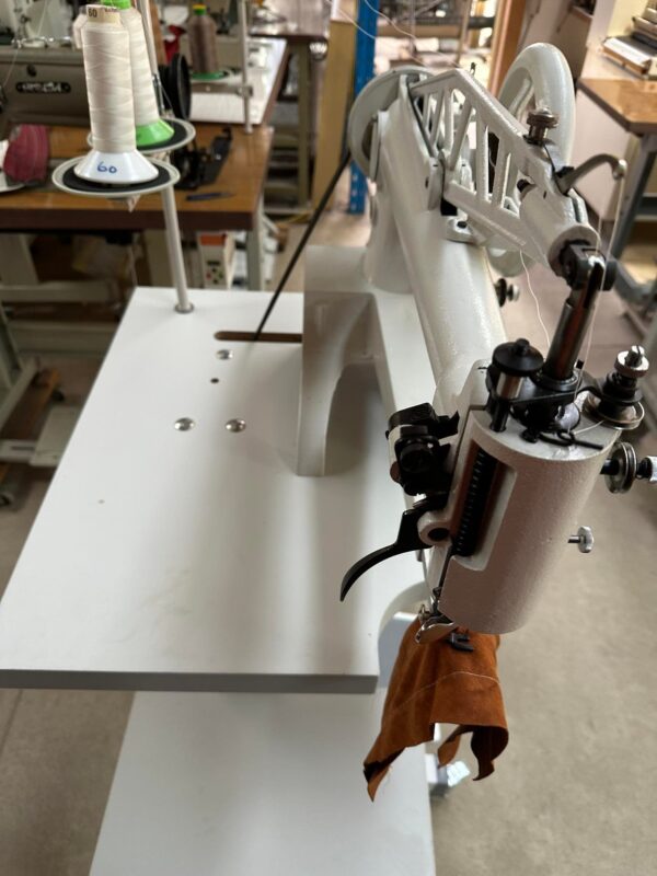 18 INCHES BOOT PATCHING SEWING MACHINE - Image 8