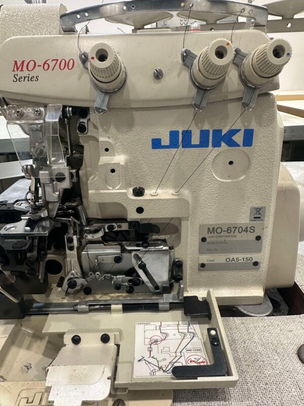 Juki MO6700 babylock sewing machine - Image 4