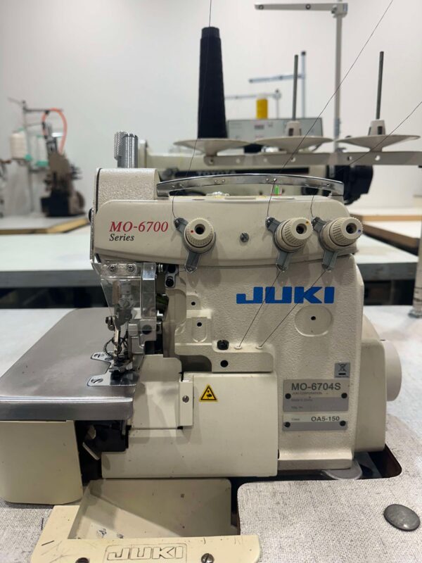 Juki MO6700 babylock sewing machine - Image 6