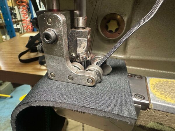 Feet of the arm sewing machine for neoprene - Image 5