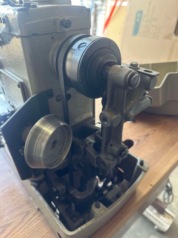 Juki button hole sewing machine - Image 4