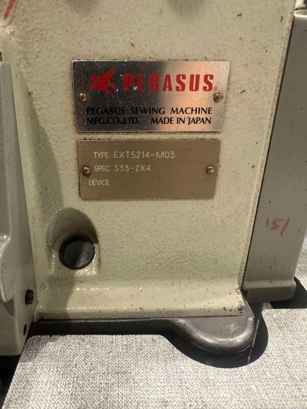 Pegasus 3/4 thread top feet sewing machine - Image 4