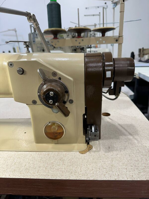 Heavy duty zigzag PFAFF 483 sewing machine - Image 8