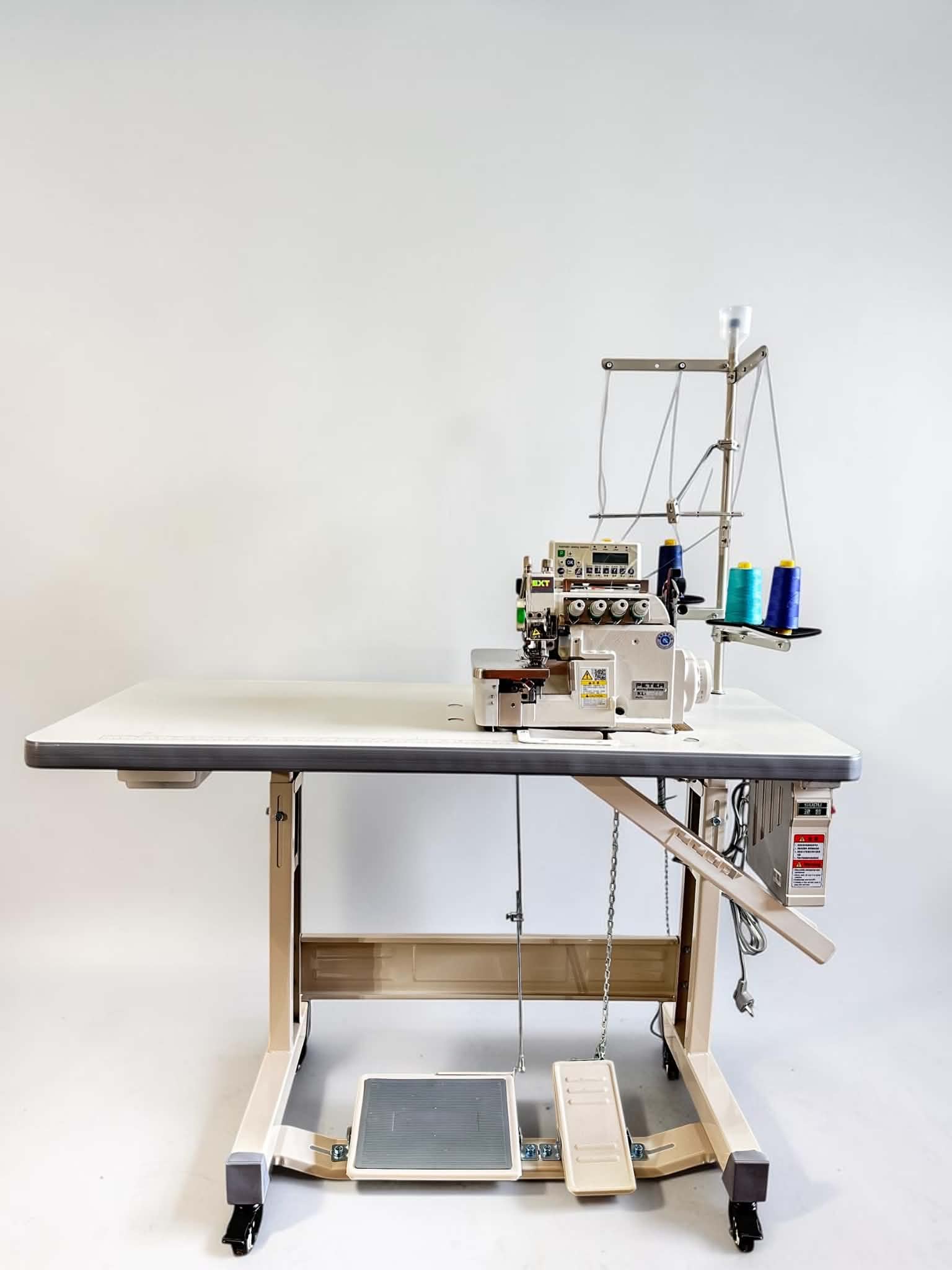 INDUSTRIAL HEAVY DUTY TOP FREE OVERLOCK SEWING MACHINE EXT52